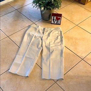 Dockers Petite Khaki Capri Chino Pants